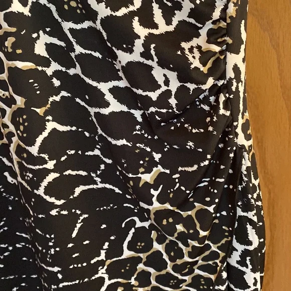 REDUCED!! Animal print short sleeved dress XL - Picture 2 of 6